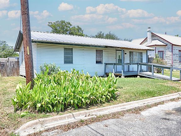 2nd image of 505 Kellett Ave