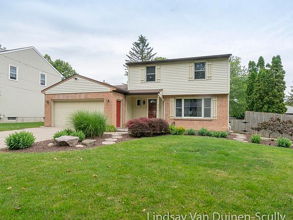 2nd image of 1334 Worcester Dr NE