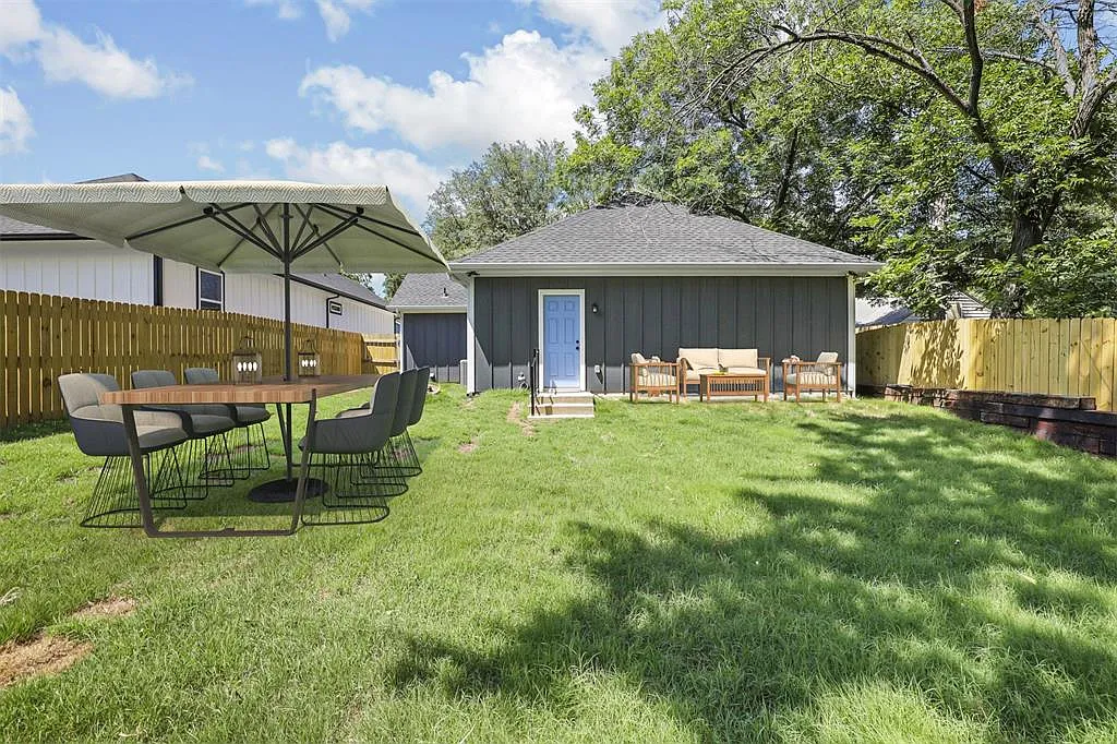 3 bed, 1340 sqft, $1,550 — Photo 2