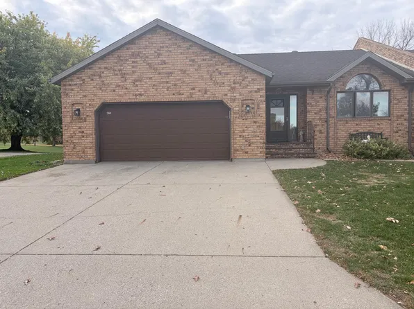 423 Caddy Ave, Moorhead, MN 56560