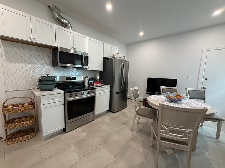 380 Main St #2 — Photo 6