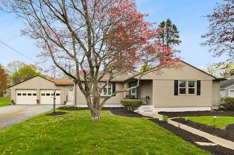1st image of 200 Glen Dr