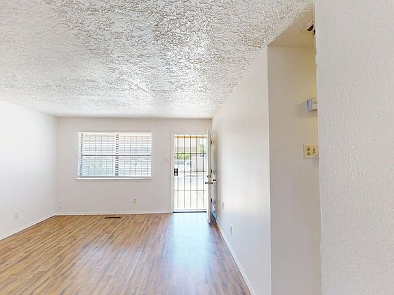 4th image of 3403 Anderson Ave SE