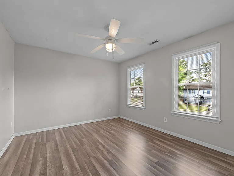 435 Currituck Dr — Photo 34