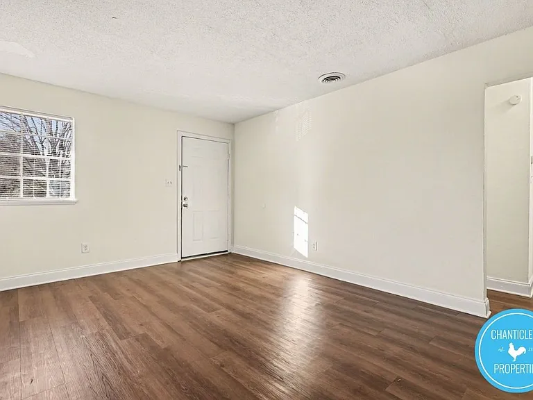 115 Florence St #4 — Photo 8