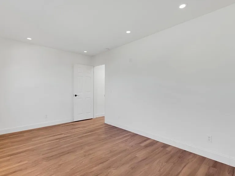 1623 Ramona Ave — Photo 10