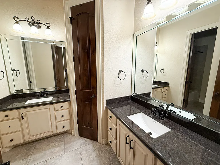 6470 Claybourn Dr — Photo 11