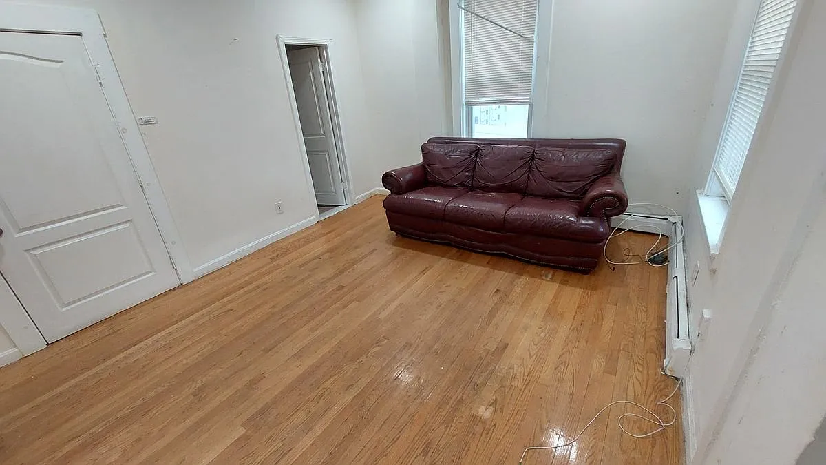 2 bed, 1.0 bath, 1091 sqft, $2,800 — Photo 2