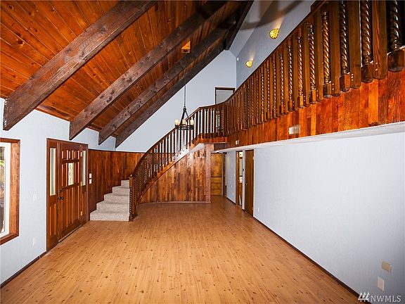 4th image of 3362 Pacific Ave N