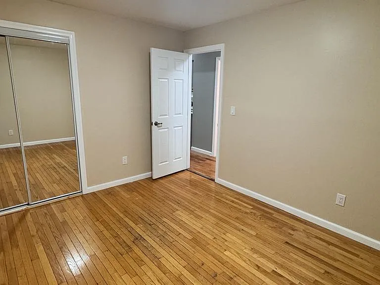 2 Westminster Ln #2 — Photo 4