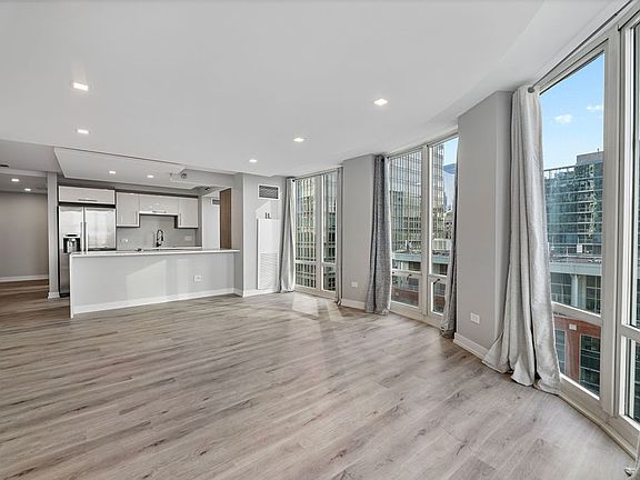 5th image of 345 N La Salle Dr APT 2501