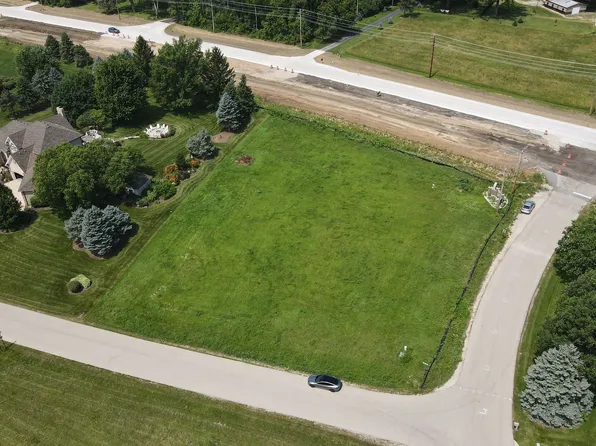 1 Fox Hill Ct, Yorkville, IL 60560