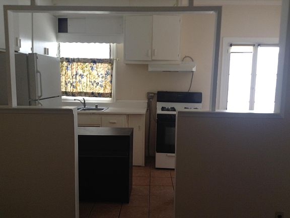 2nd image of 627 N Plymouth Blvd