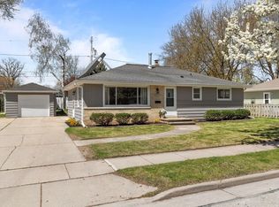 2519 N Owaissa St, Appleton, WI 54911