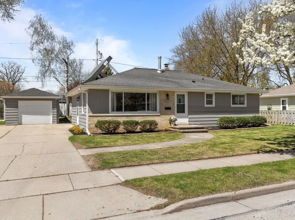 2519 N Owaissa St, Appleton, WI 54911