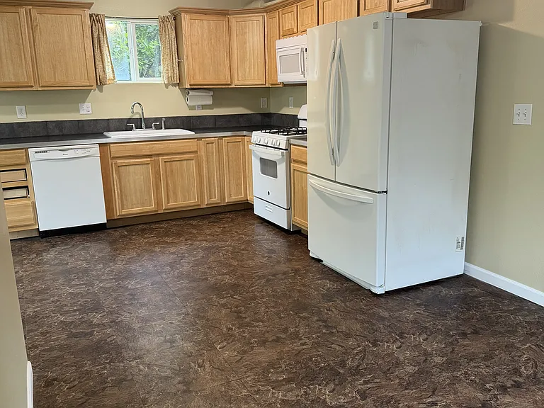 6102 SE 85th Ave — Photo 6