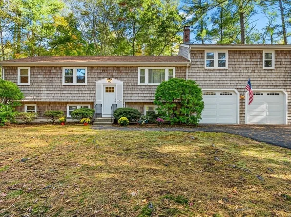 528 Spring St, Hanson, MA 02341