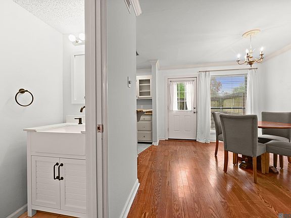 5th image of 981 Ridgepoint Ct