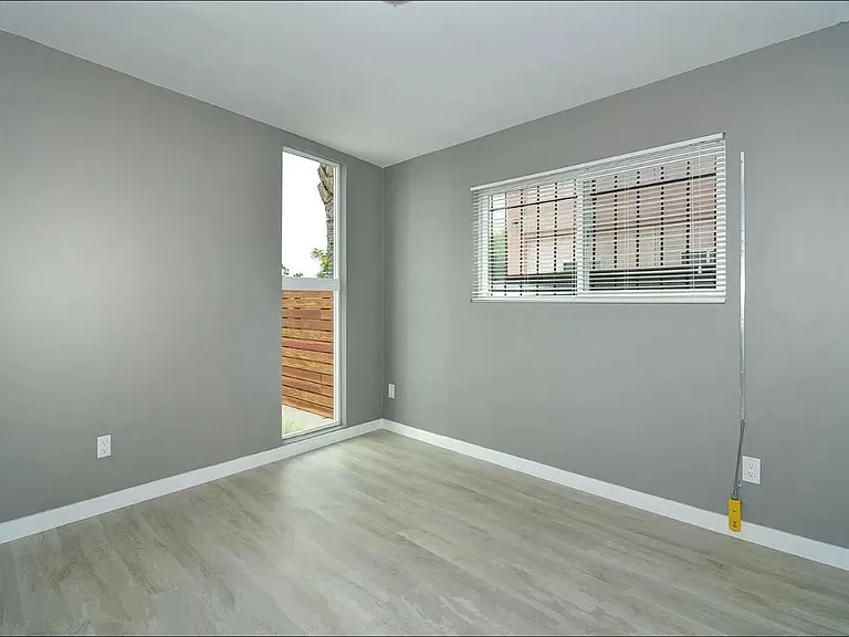 4440 Boundary St #4 — Photo 11
