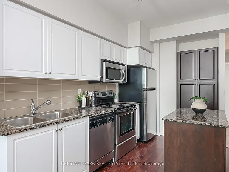 215 Fort York Blvd #808 — Photo 3