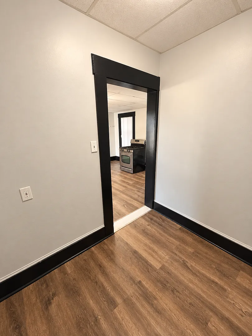 242 E High LLC — Photo 4