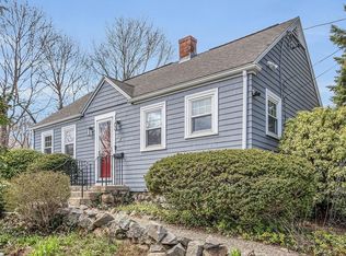2 Dodds Ln, Rockport, MA 01966