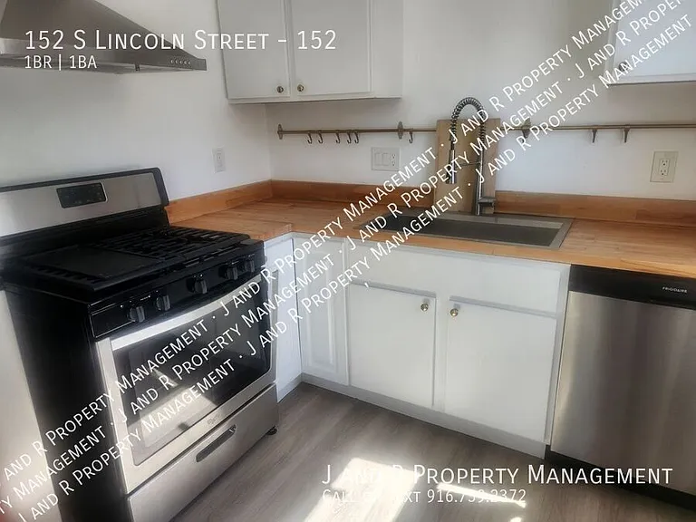 152 S Lincoln St #152 — Photo 2