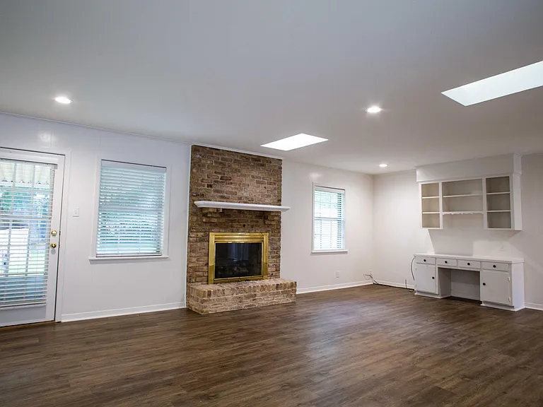 204 Baylor Dr — Photo 3