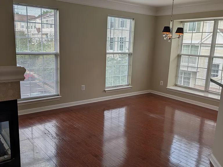 46984 Courtyard Sq #300 — Photo 5