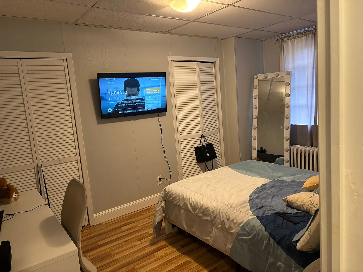 2 bed, 1100 sqft, $2,200 — Photo 2