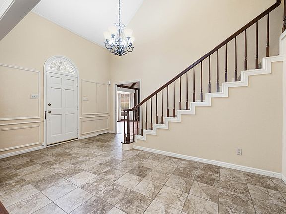 2nd image of 3400 Timbermill Rd