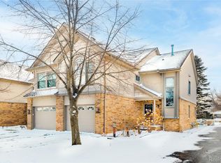 27824 Reo Rd, Grosse Ile, MI 48138