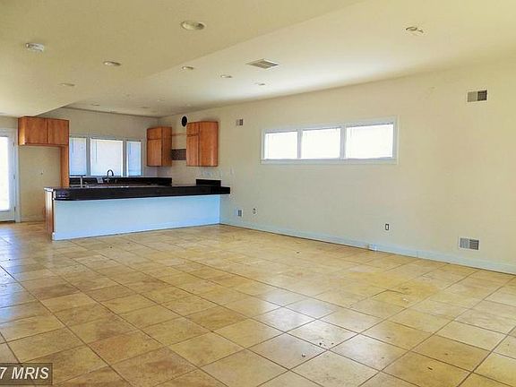 5th image of 1404 Chesapeake Ave