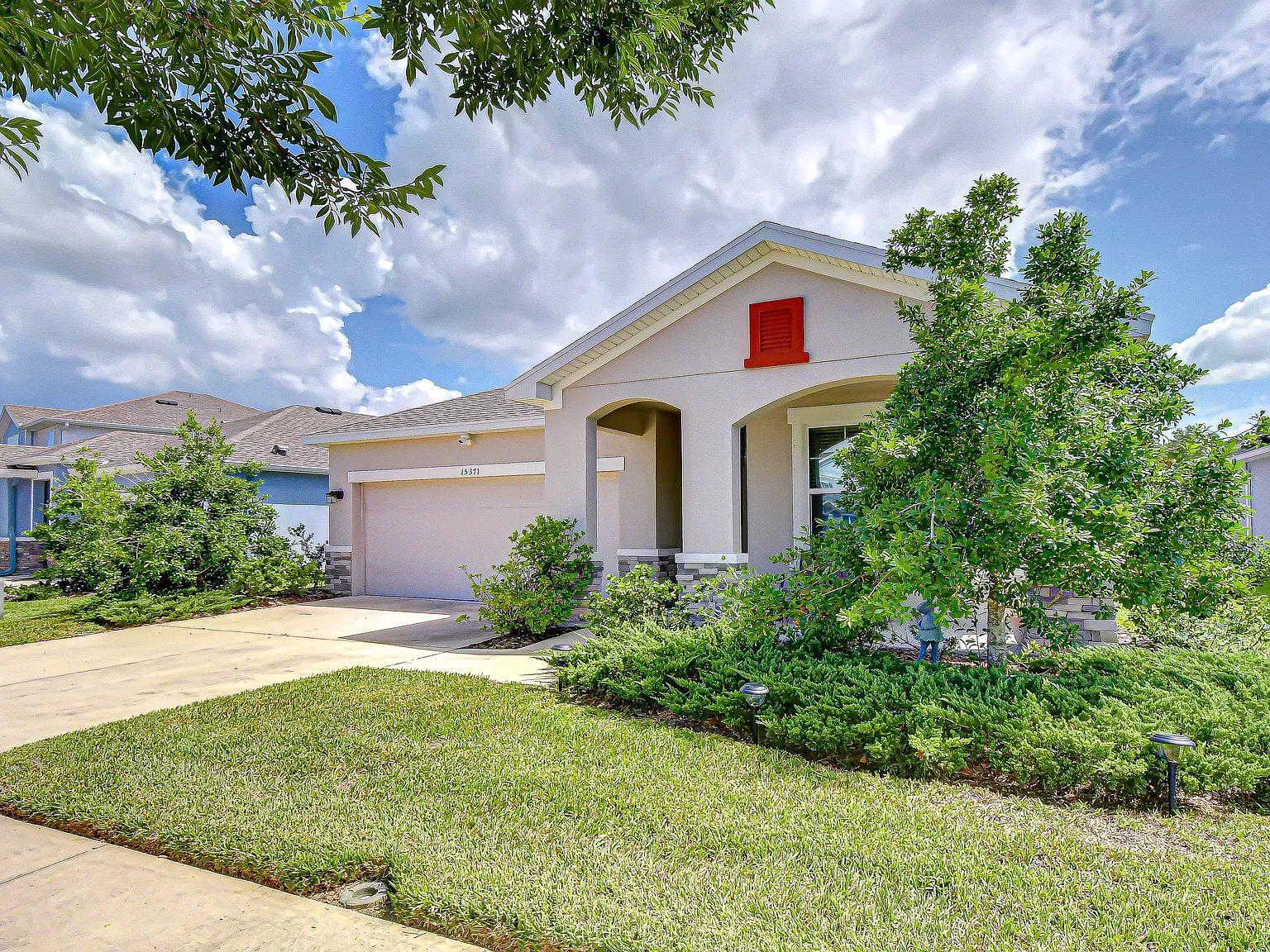 3 bed, 1649 sqft, $3,400 — Photo 1