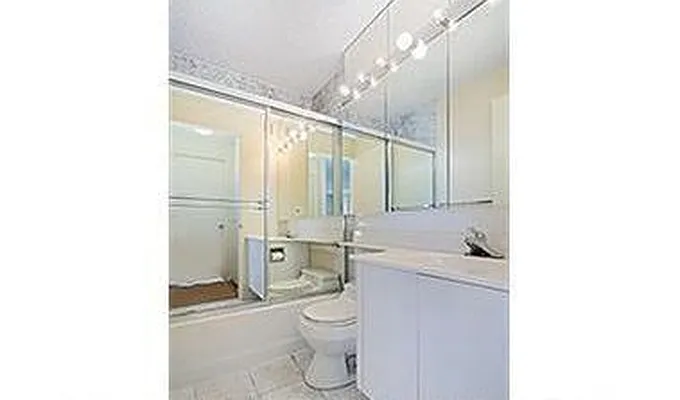 Rented by Renetta Real Estate | media 55