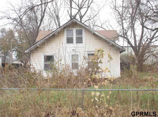 1678 Whitmore St, Omaha, NE 68112