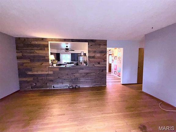 4th image of 20 Oaklawn Dr