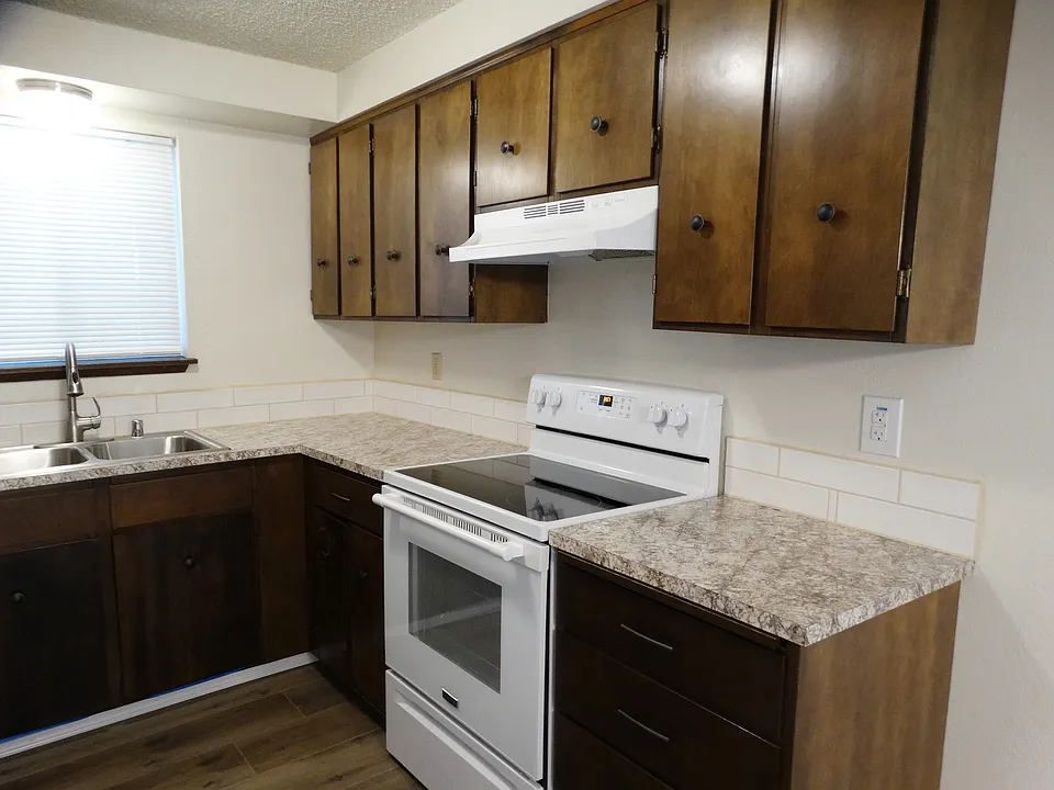 128 W 21st Ave