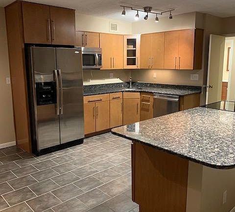 2nd image of 810 Matson Pl Unit 603