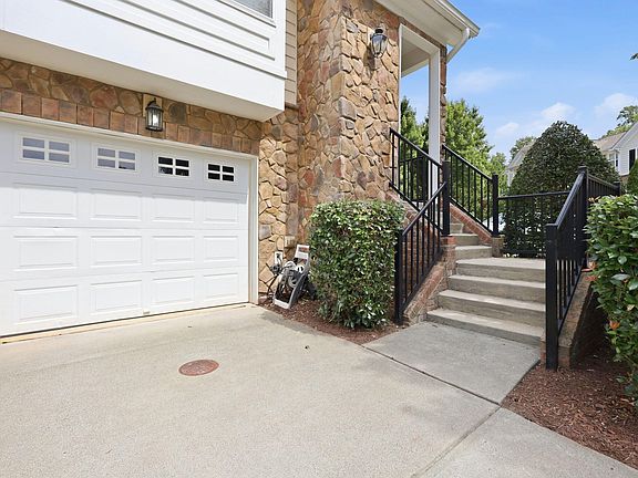 5th image of 6102 Braidwood Ct