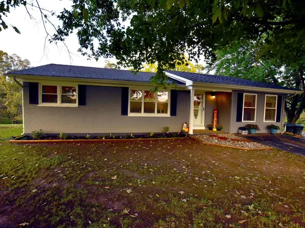 70 Stonegate Ln, Irvine, KY 40336