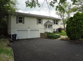 7606 Gene Dr, Wonder Lake, IL 60097