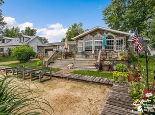223 Lake View Dr, Hudson, MI 49247