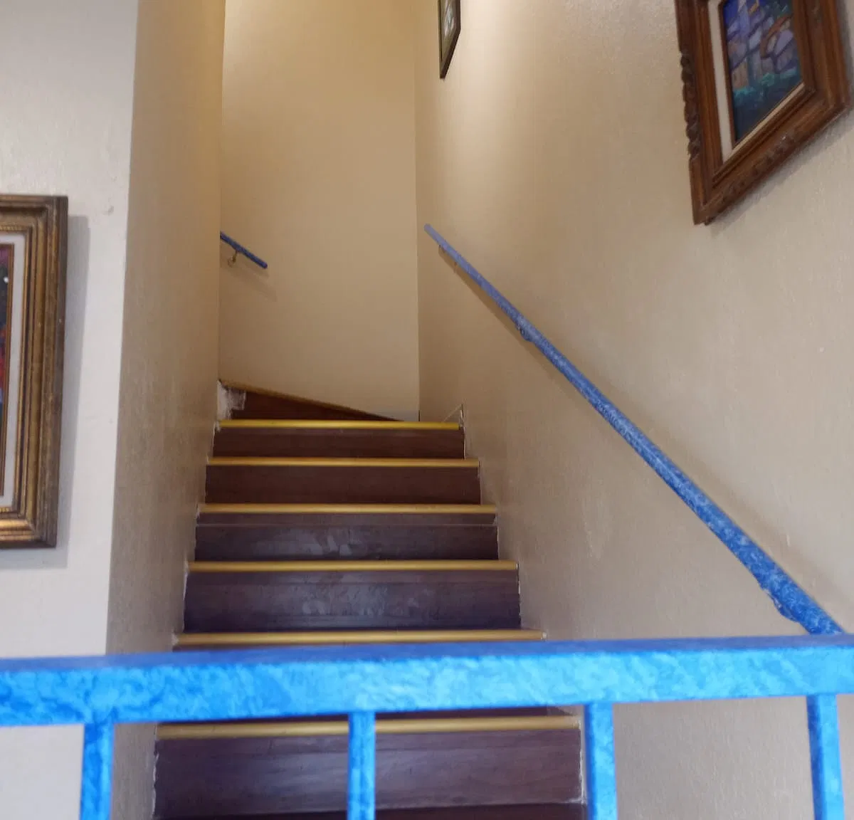 703 W Graham Ave — Photo 4