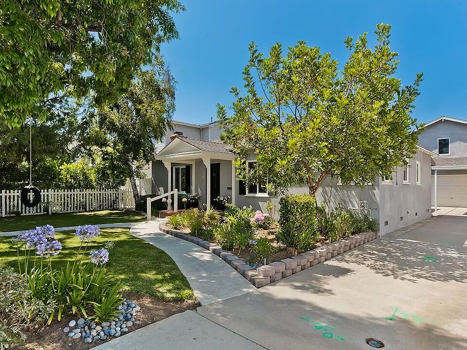 12427 Landale St, Studio City, CA 91604 | MLS #25565815 | Zillow