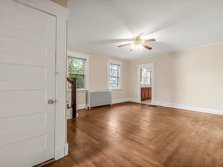 1035 Dixwell Ave — Photo 9
