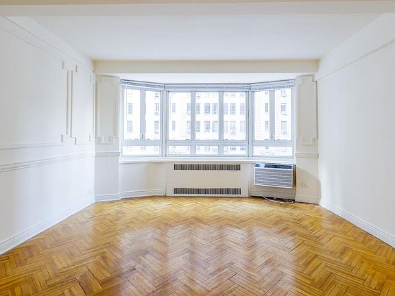 2nd image of 333 W 57th St APT 510