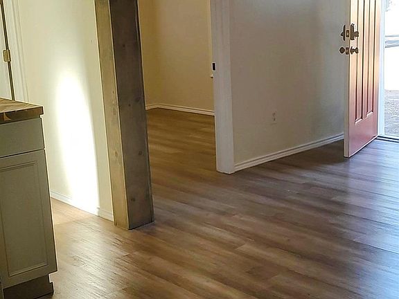 5th image of 914 Pate St