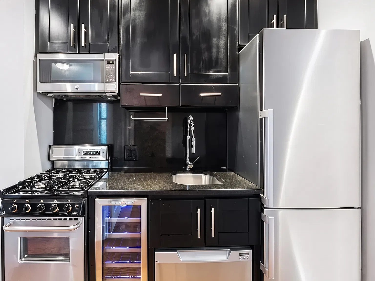 58 Leroy Street — Photo 3