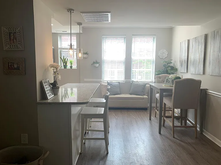 1812 N Queens Ln #217 — Photo 46